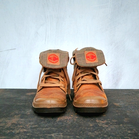 Palladium Women’s Baggy Leather Boots with Foldable Cuff - Picture 10 of 15